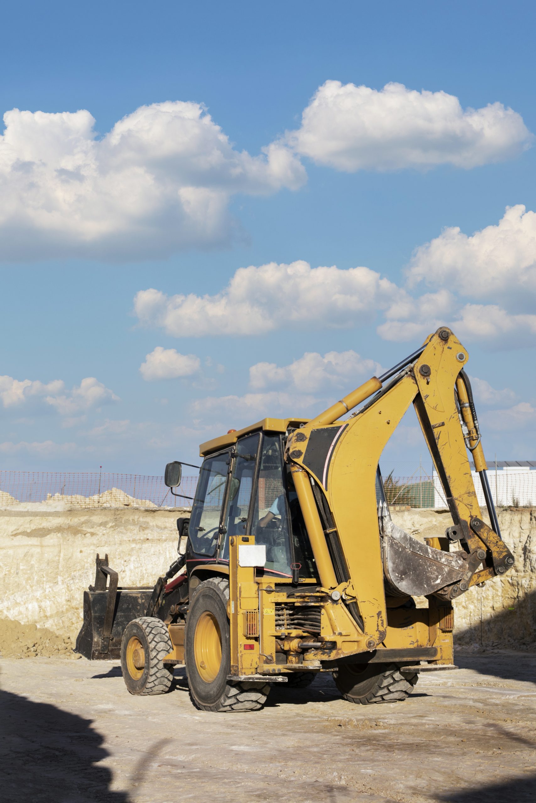 excavator-digging-ground-day-light (2)