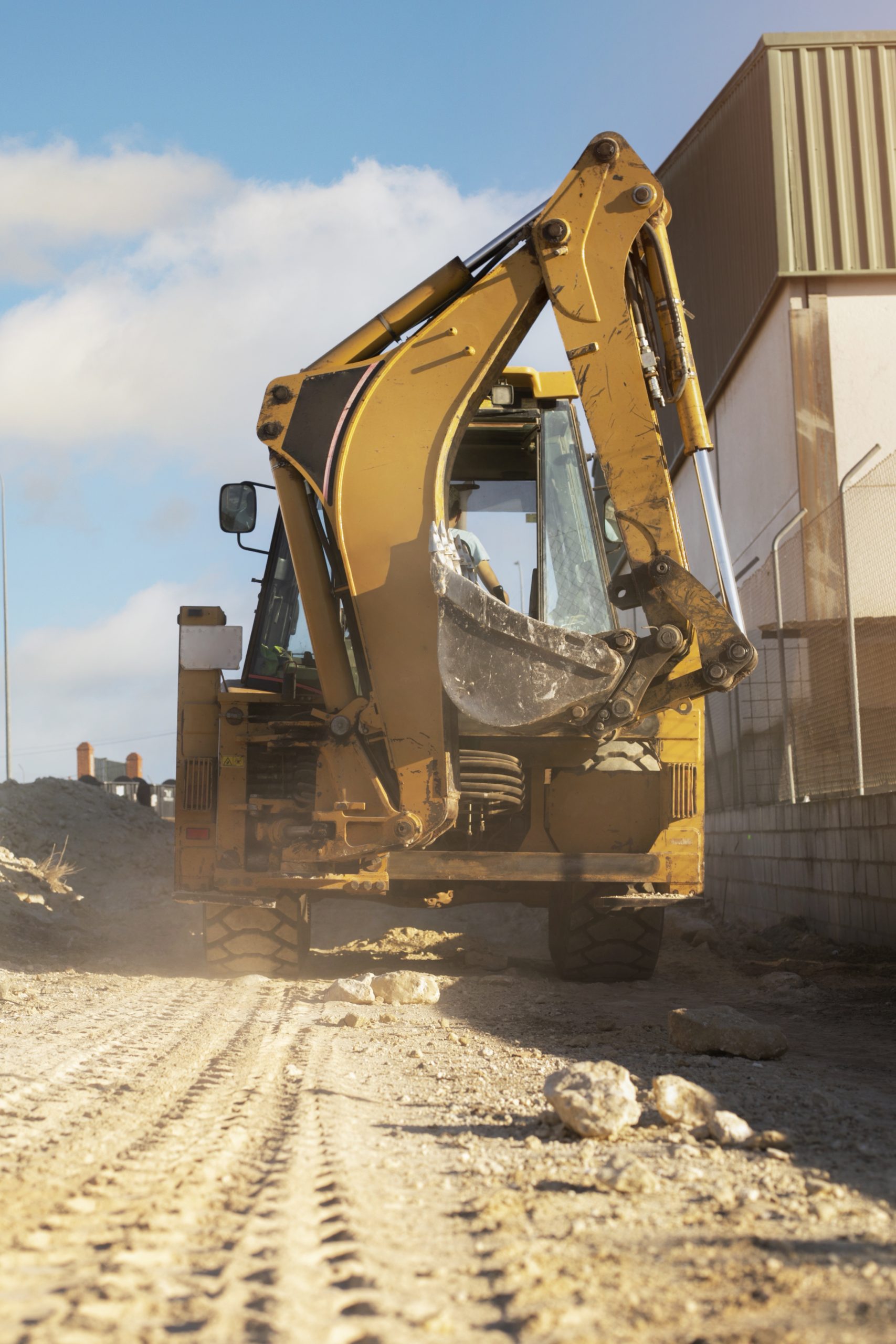 heavy-excavator-digging-day-light (1)